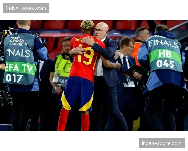 英超冠军争夺白热化，天空体育解析三强剩余赛程难度