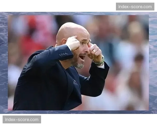 评论:曼联中场失控,滕哈格的战术体系再遭质疑 评论:曼联中场失控,滕哈格的战术体系再遭质疑